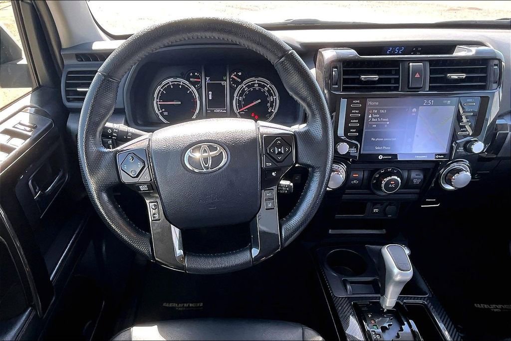 Used 2024 Toyota 4Runner TRD Off-Road Premium image 8