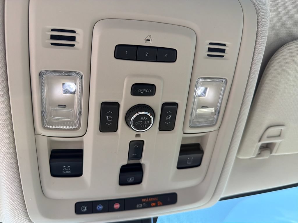 Used 2021 GMC Yukon XL Denali w/ LPO, Illumination Package AWD/4WD image 36