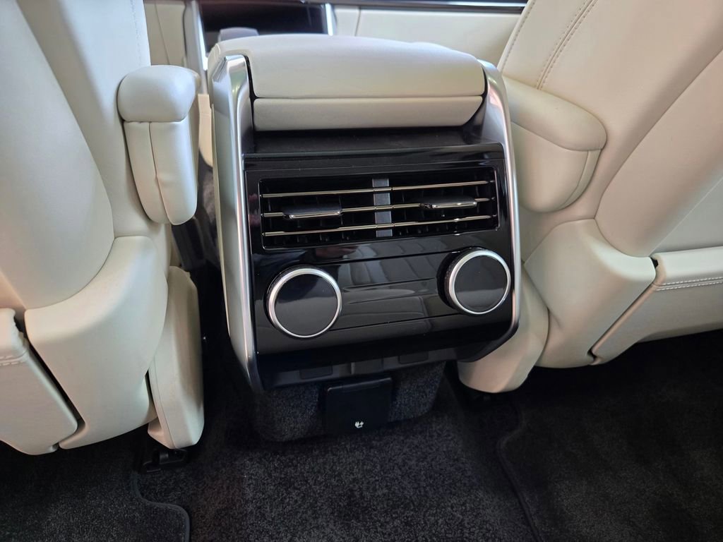 New 2025 Land Rover Range Rover SE image 12