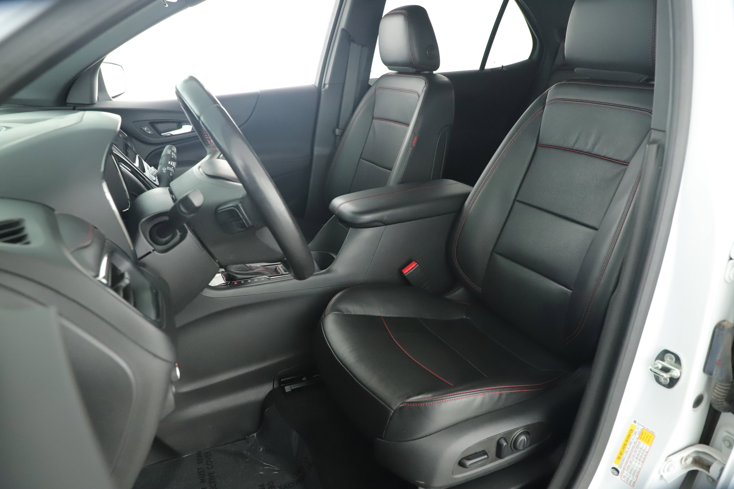 Used 2022 Chevrolet Equinox RS w/ RS Leather Package image 17