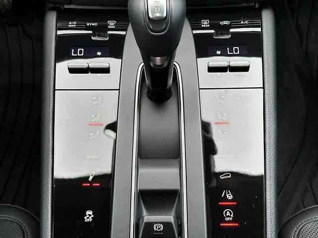 Used 2024 Porsche Macan S AWD/4WD image 15