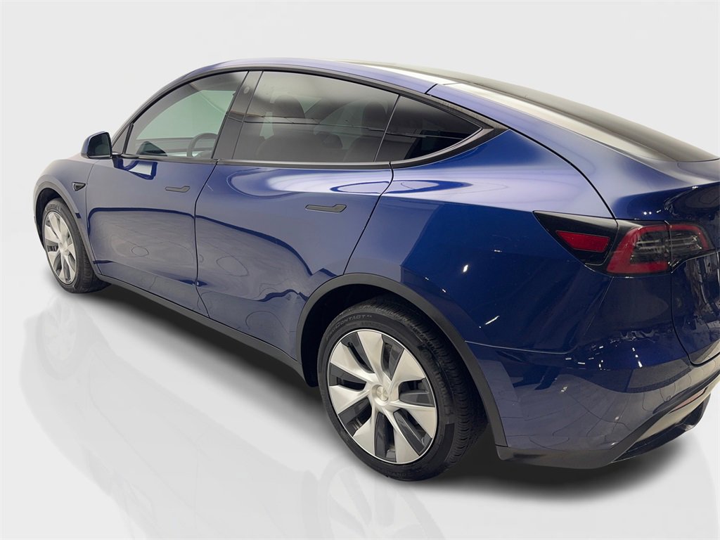 Used 2022 Tesla Model Y Long Range image 14