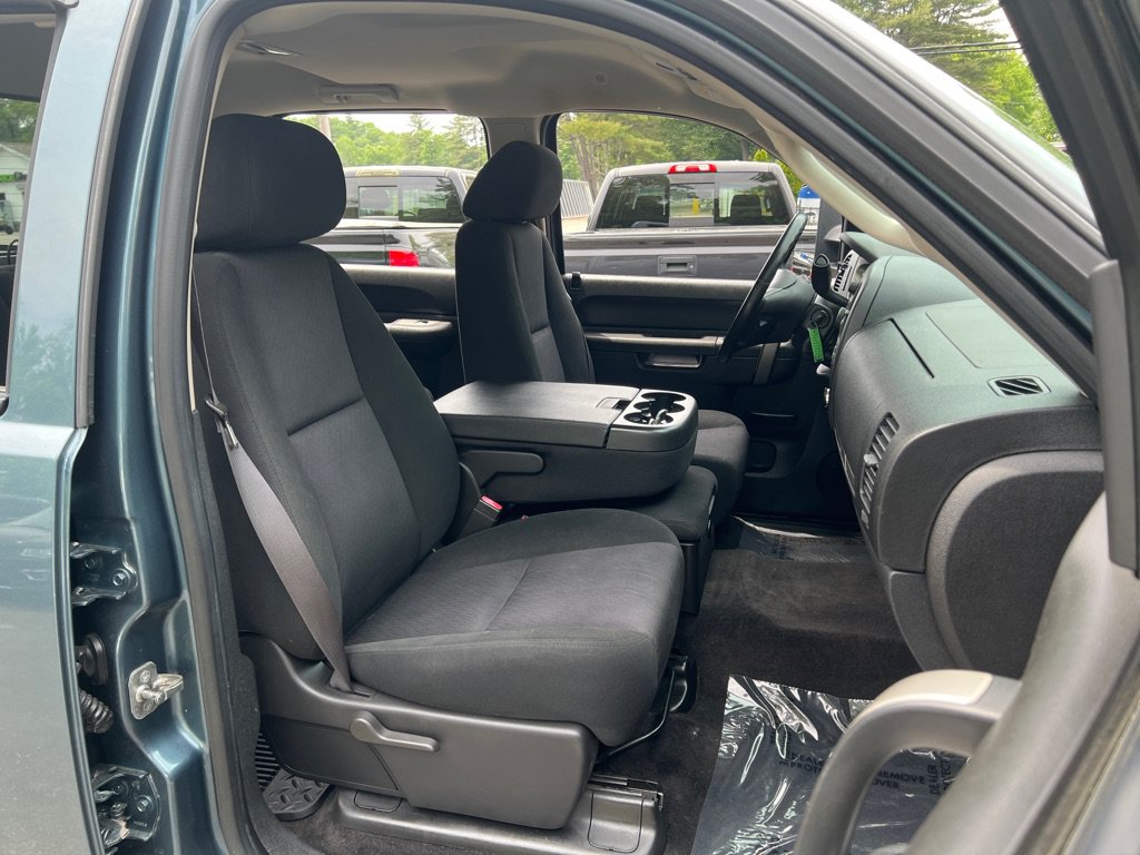 Used 2013 Chevrolet Silverado 2500 LT w/ Interior Plus Package AWD/4WD image 14