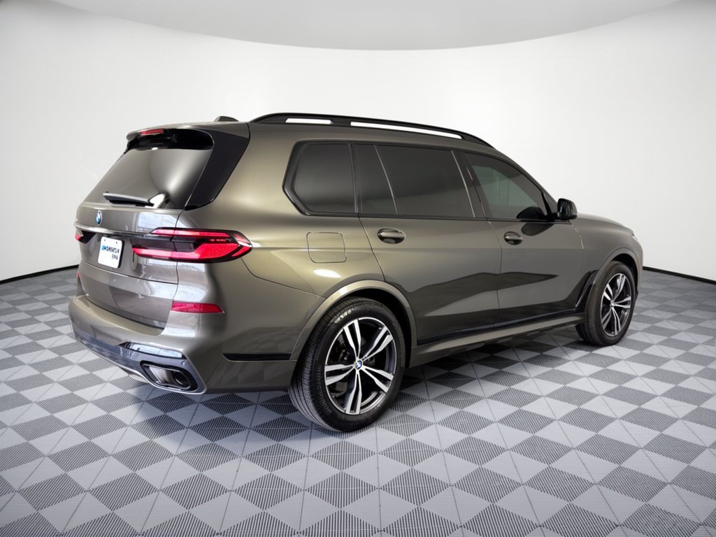 Used 2024 BMW X7 xDrive40i w/ M Sport Package AWD/4WD image 9