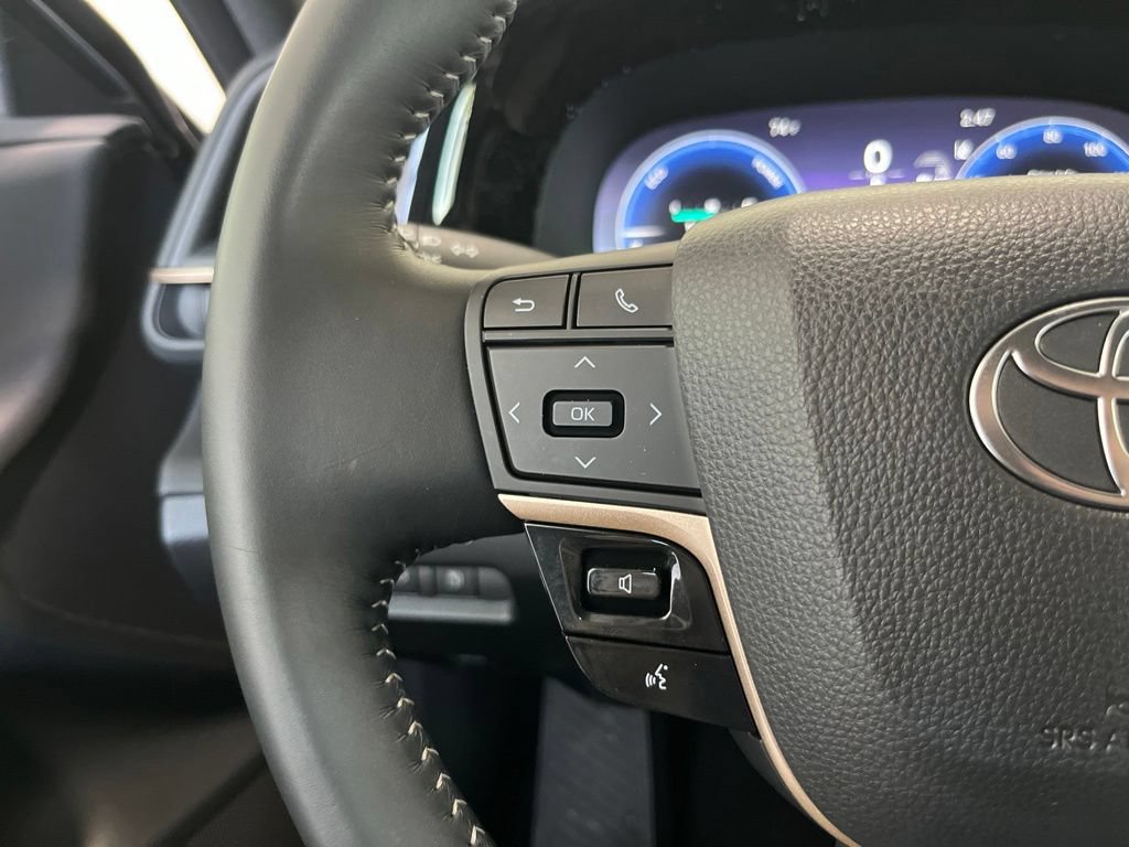 Used 2025 Toyota Crown AWD/4WD image 7
