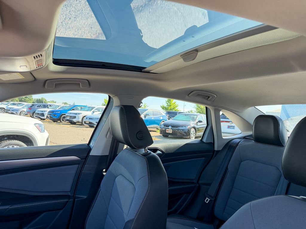 New 2026 Volkswagen Jetta SE FWD image 21