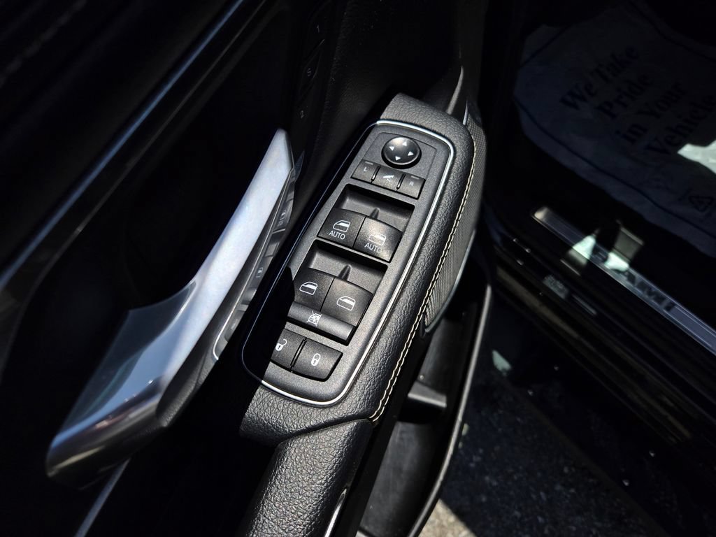 Used 2020 RAM 1500 Laramie AWD/4WD image 13