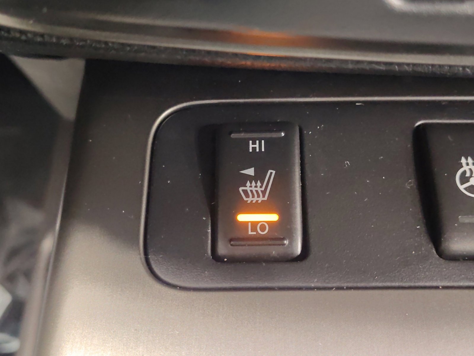 Used 2015 Nissan Armada Platinum w/ 2nd Row Captain Seat Package image 26