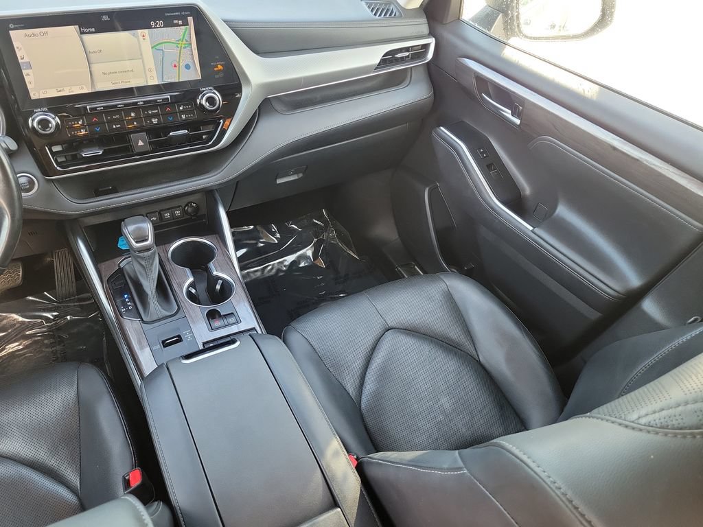 Used 2021 Toyota Highlander Platinum FWD image 10