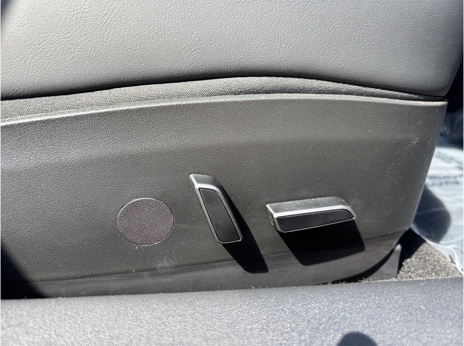 Used 2023 Tesla Model 3 Standard Range RWD image 38