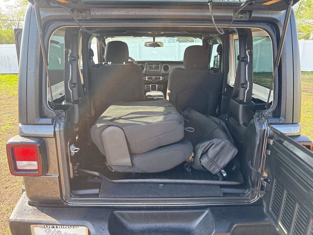 Used 2023 Jeep Wrangler Sport AWD/4WD image 11