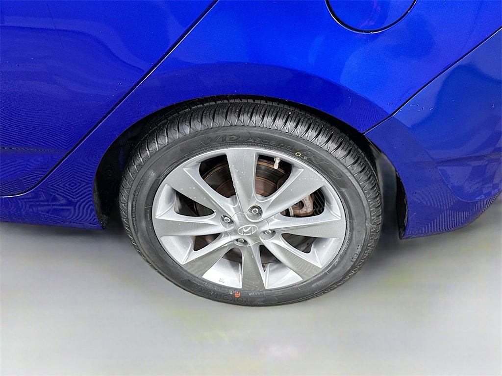 Used 2012 Hyundai Accent SE image 31