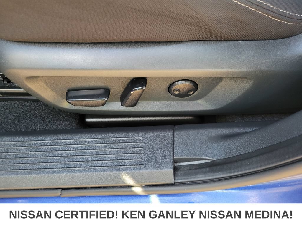 Certified 2023 Nissan Rogue SV AWD/4WD image 35