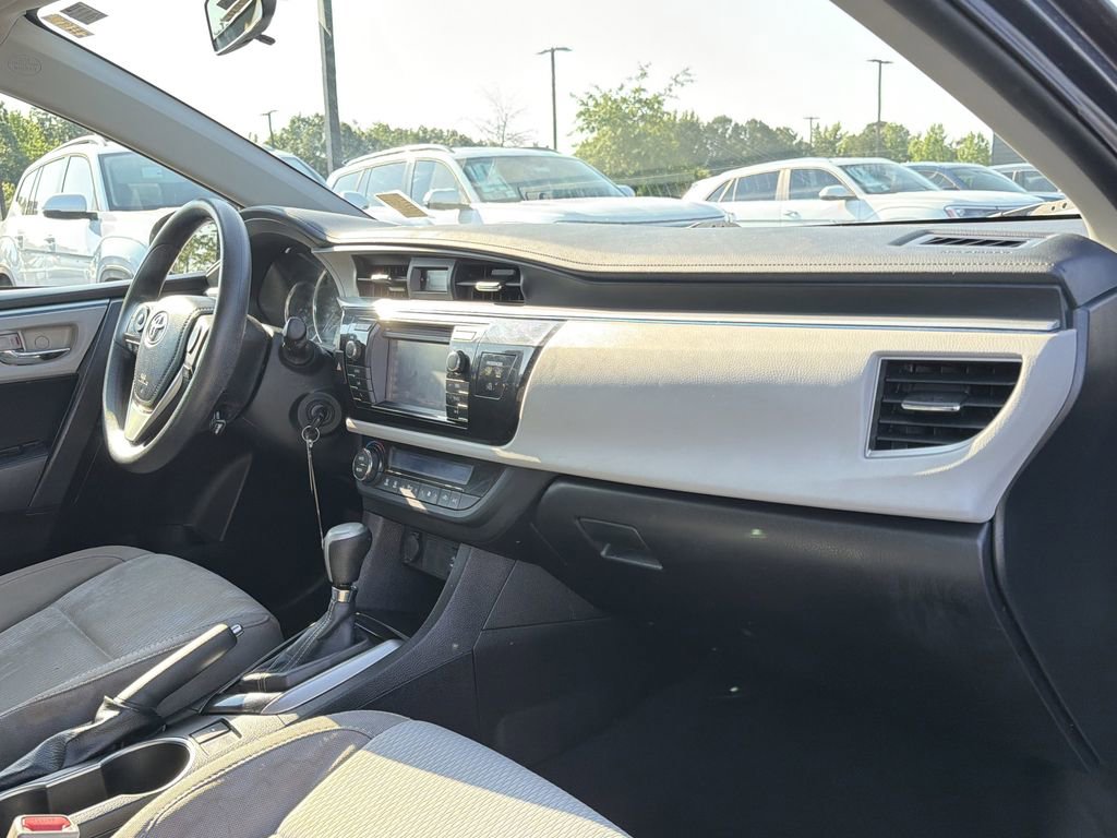 Used 2016 Toyota Corolla LE FWD image 18