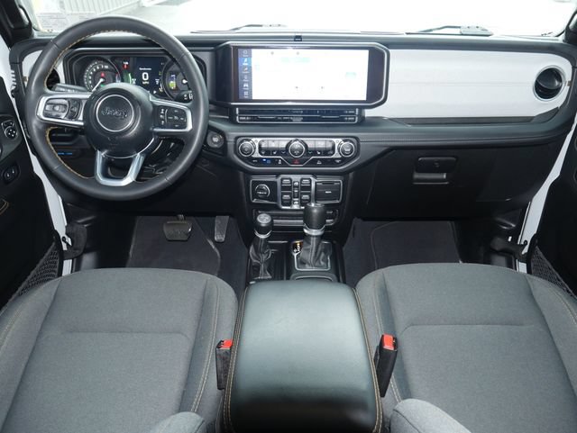 Used 2024 Jeep Wrangler Unlimited Sahara AWD/4WD image 6