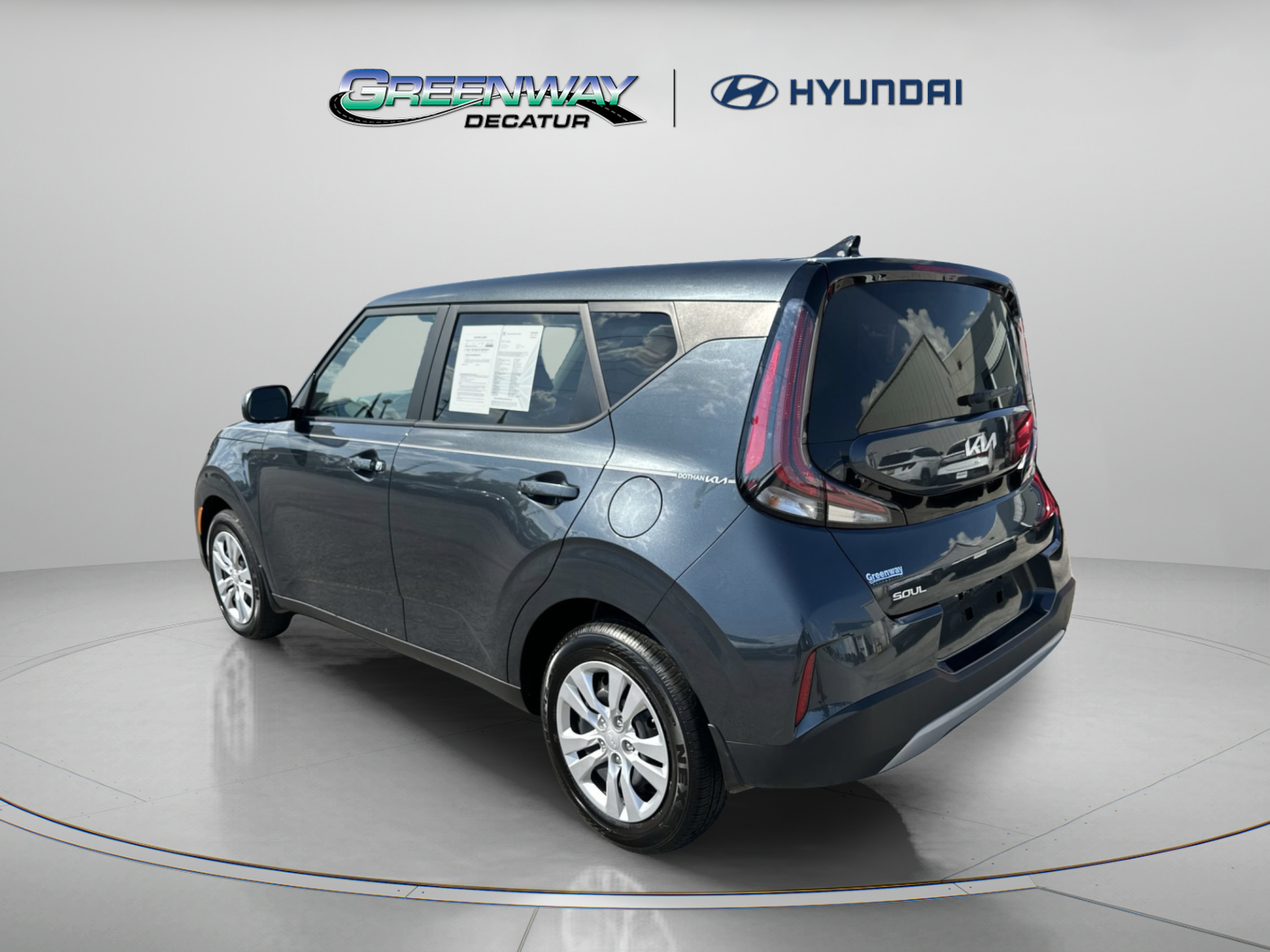 Used 2025 Kia Soul LX FWD image 6