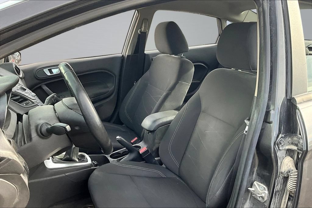 Used 2015 Ford Fiesta SE w/ Comfort Package FWD image 21