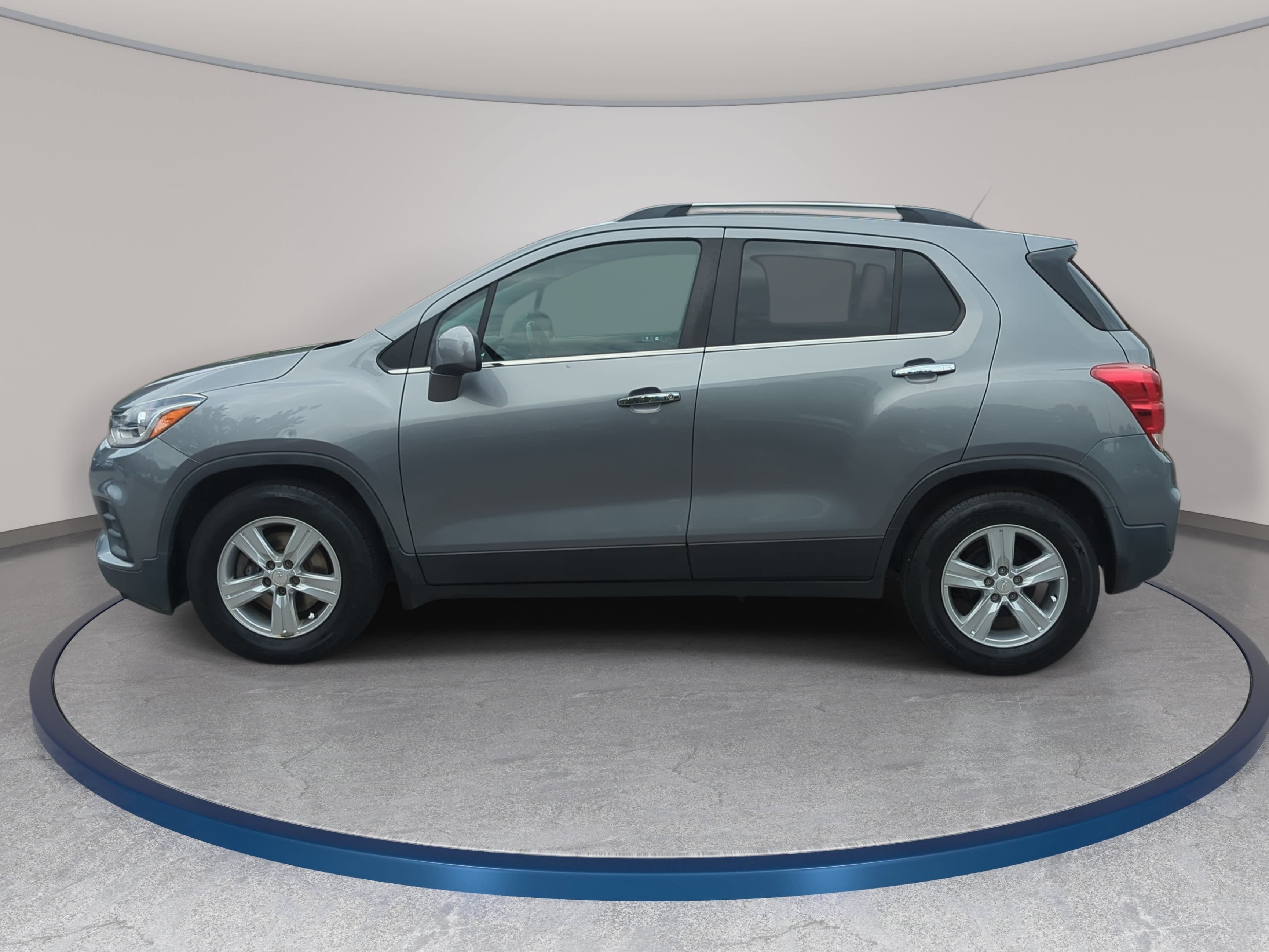 Used 2020 Chevrolet Trax LT w/ LT Convenience Package FWD image 8