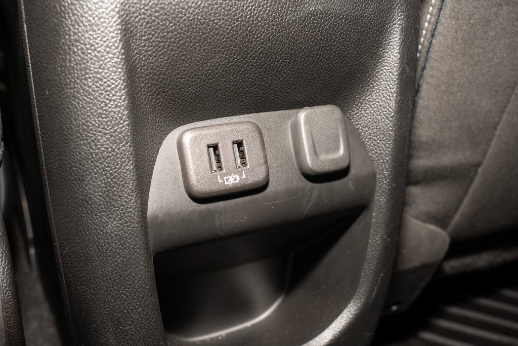 Used 2020 GMC Canyon SLE w/ Elevation Edition image 7