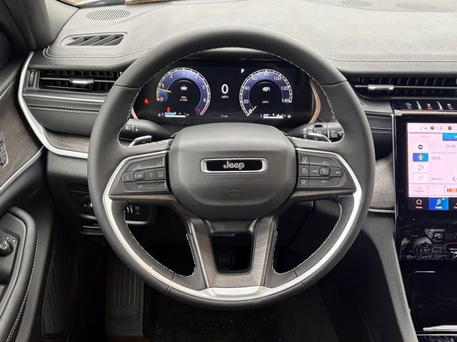 New 2025 Jeep Grand Cherokee Limited w/ Black Appearance Package AWD/4WD image 38