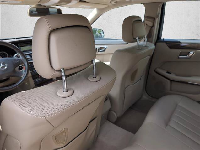 Used 2010 Mercedes-Benz E 550 Sedan image 17
