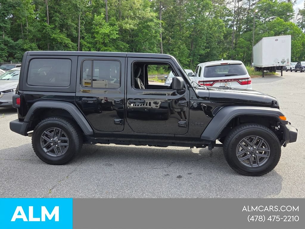Used 2025 Jeep Wrangler Unlimited Sport AWD/4WD image 15