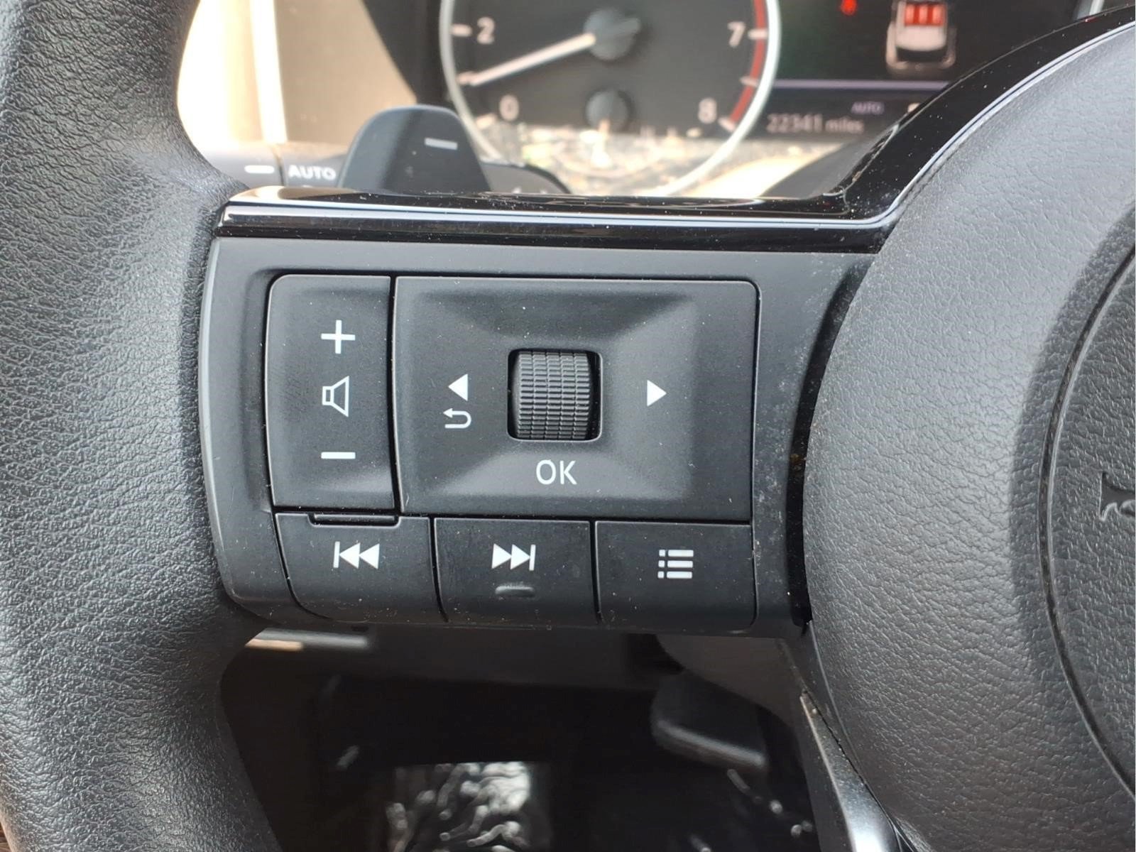 Certified 2023 Nissan Rogue SV AWD/4WD image 17
