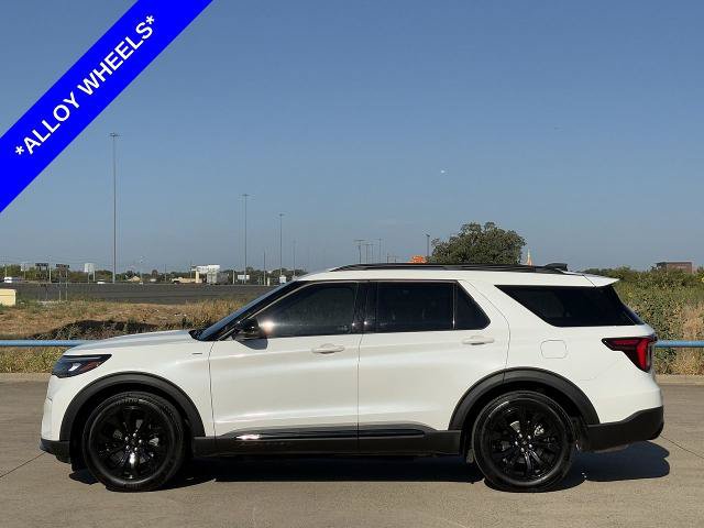 Certified 2025 Ford Explorer ST-Line w/ Premium Package RWD image 3