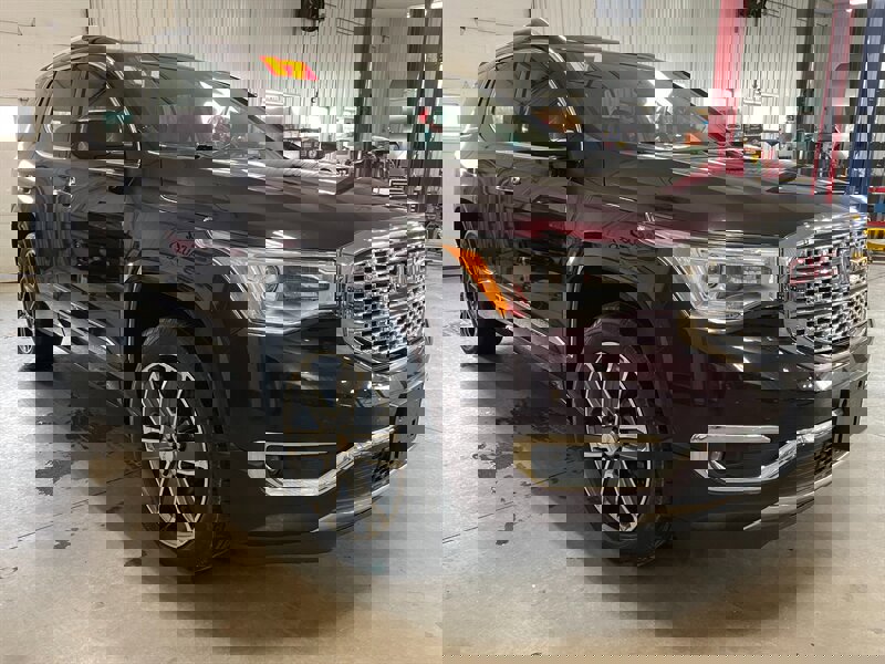 Used 2017 GMC Acadia Denali w/ Technology Package image 4