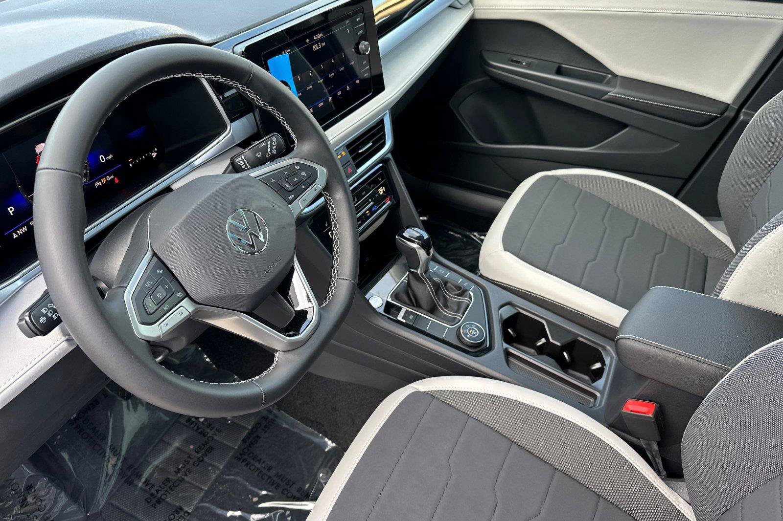 New 2026 Volkswagen Taos SE AWD/4WD image 9