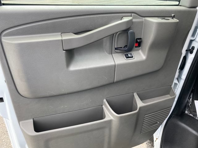 Certified 2025 Chevrolet Express 3500 LT w/ LT Preferred Equipment Group RWD image 14
