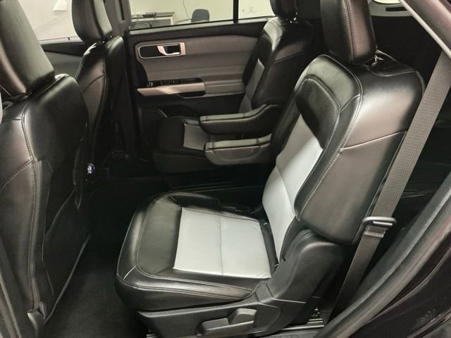 Used 2024 Ford Explorer XLT w/ Equipment Group 202A RWD image 12
