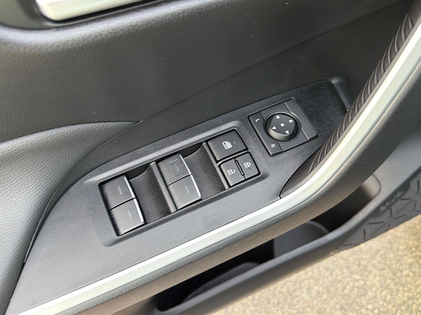 Certified 2025 Toyota RAV4 XLE AWD/4WD image 30