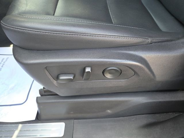 Used 2025 GMC Sierra 1500 SLT image 15