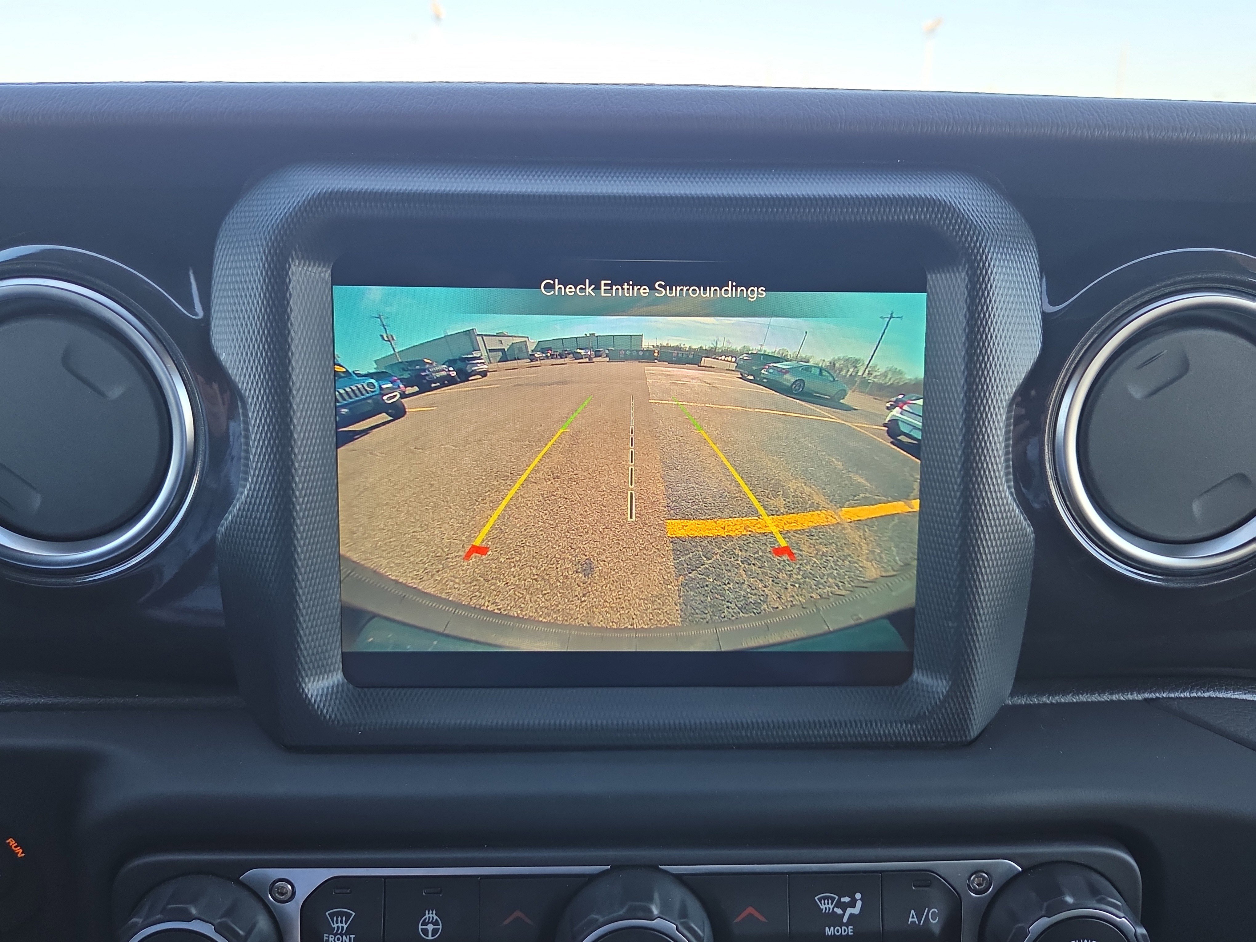 Used 2023 Jeep Wrangler Unlimited Sahara image 15