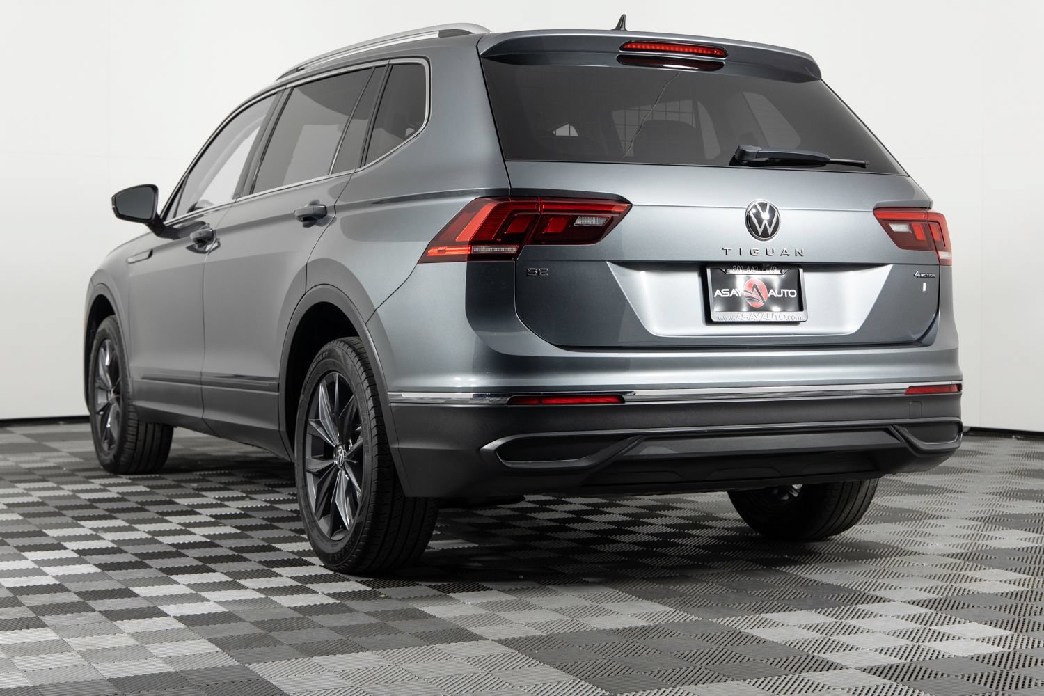 Used 2022 Volkswagen Tiguan SE AWD/4WD image 5