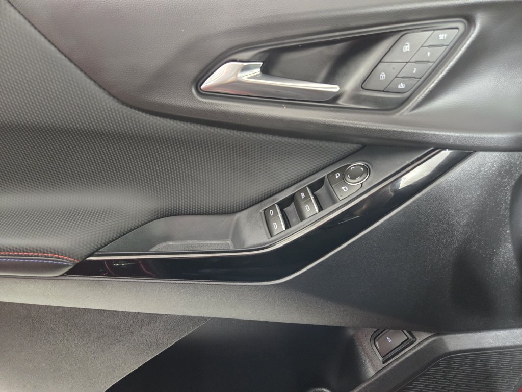 New 2026 Chevrolet Equinox RS w/ Convenience Package III FWD image 24