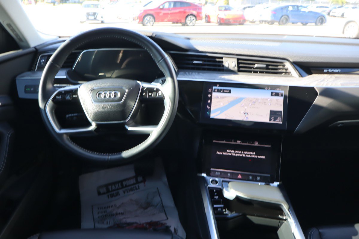 Used 2021 Audi e-tron Premium w/ Convenience Plus Package AWD/4WD image 17