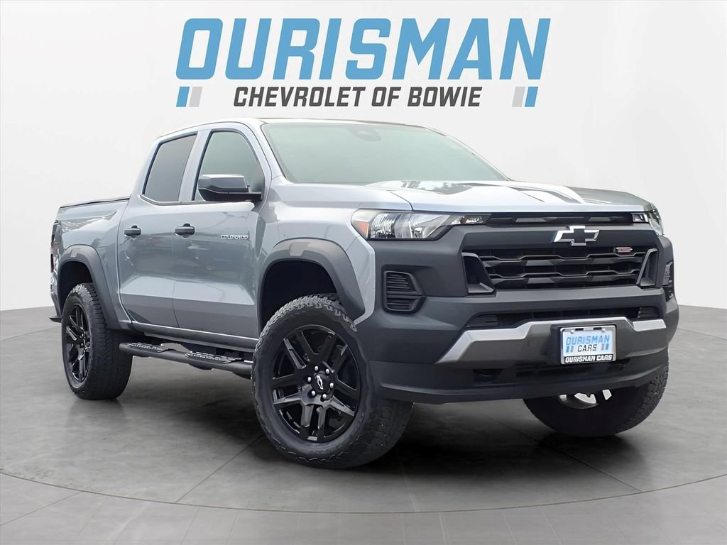 Certified 2025 Chevrolet Colorado Trail Boss AWD/4WD image 1