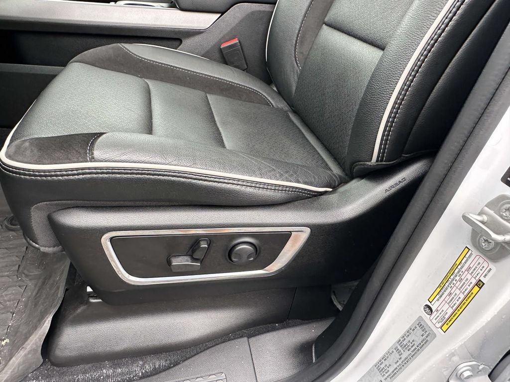Used 2025 RAM 1500 Laramie w/ Sport Appearance Package AWD/4WD image 20