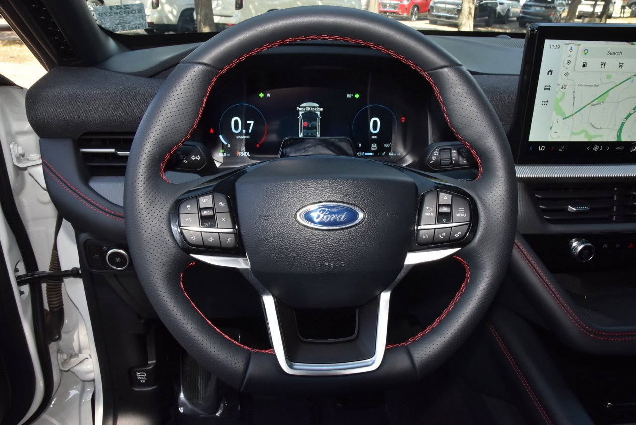 Certified 2025 Ford Explorer ST-Line RWD image 23