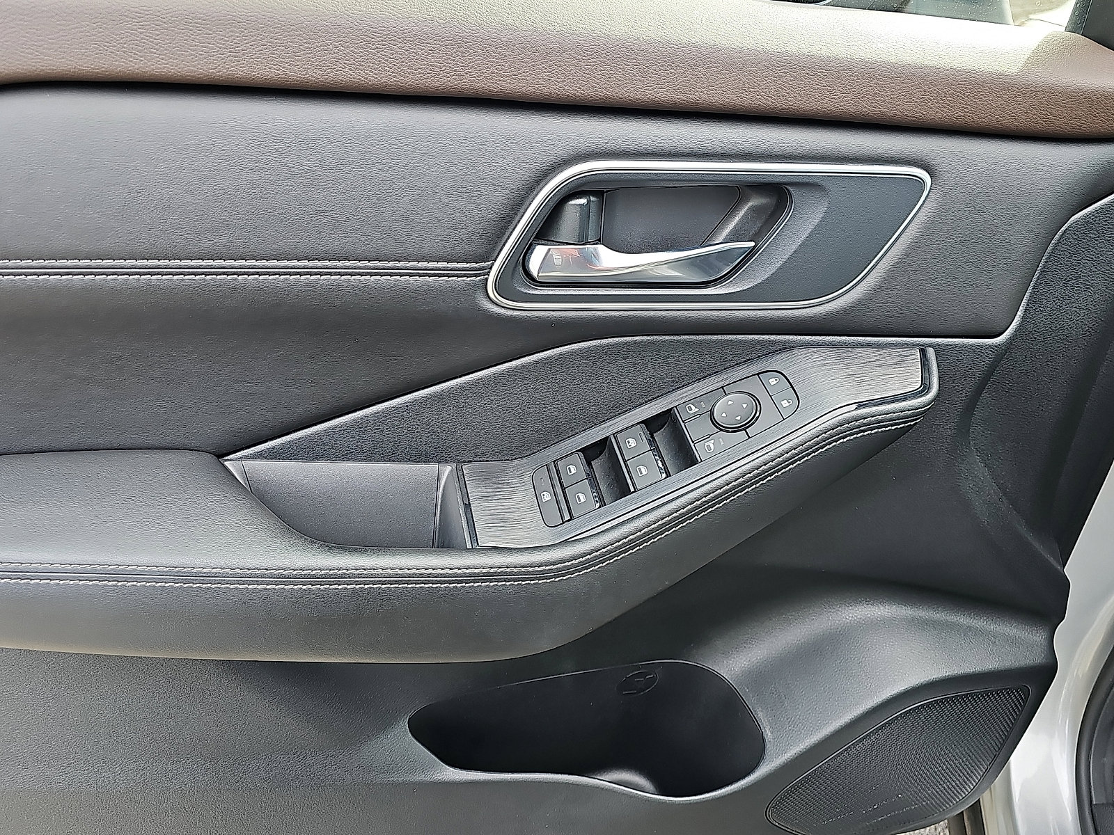 Certified 2021 Nissan Rogue SV w/ Premium Package image 13