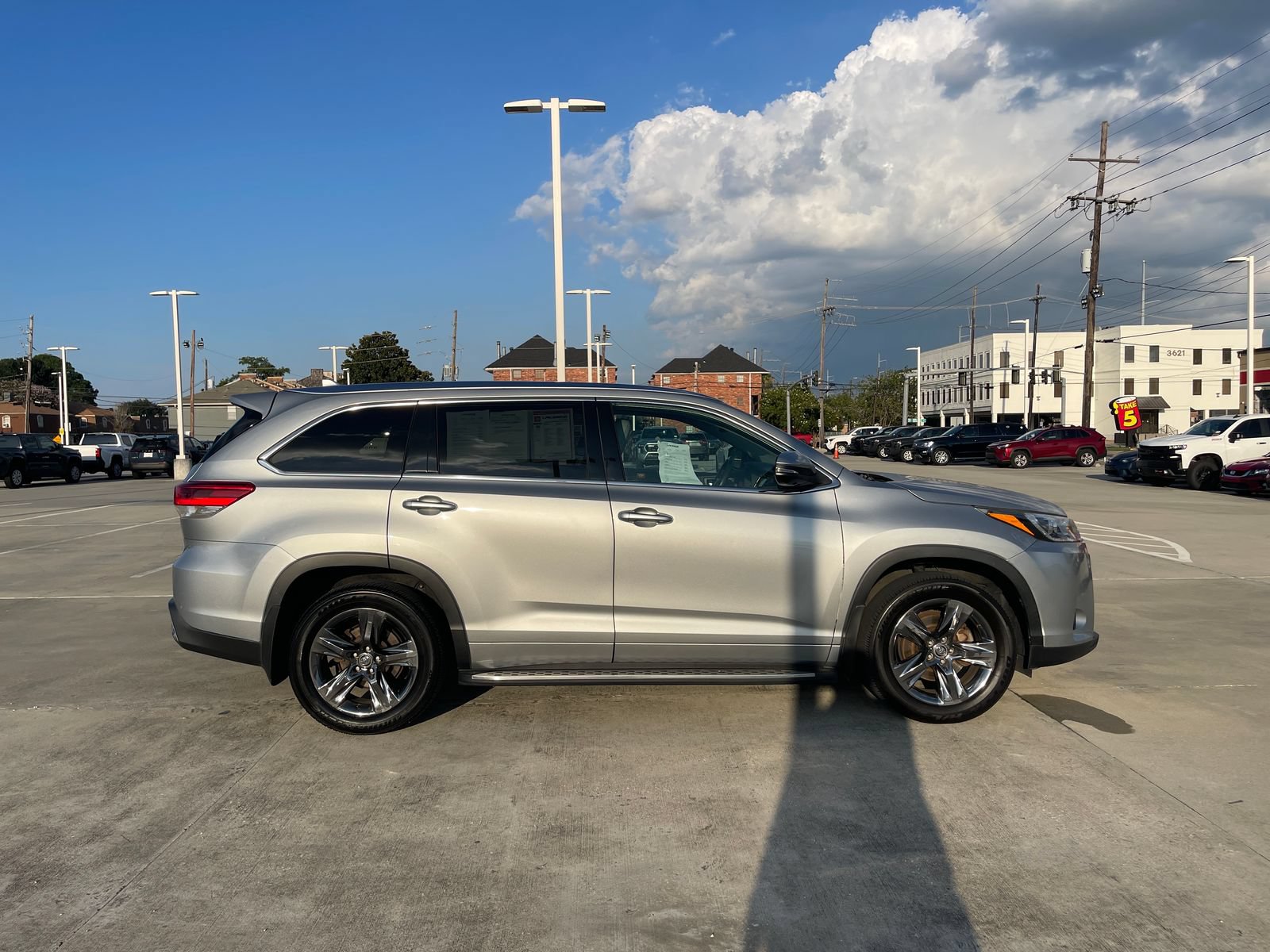 Used 2019 Toyota Highlander Limited Platinum FWD image 7