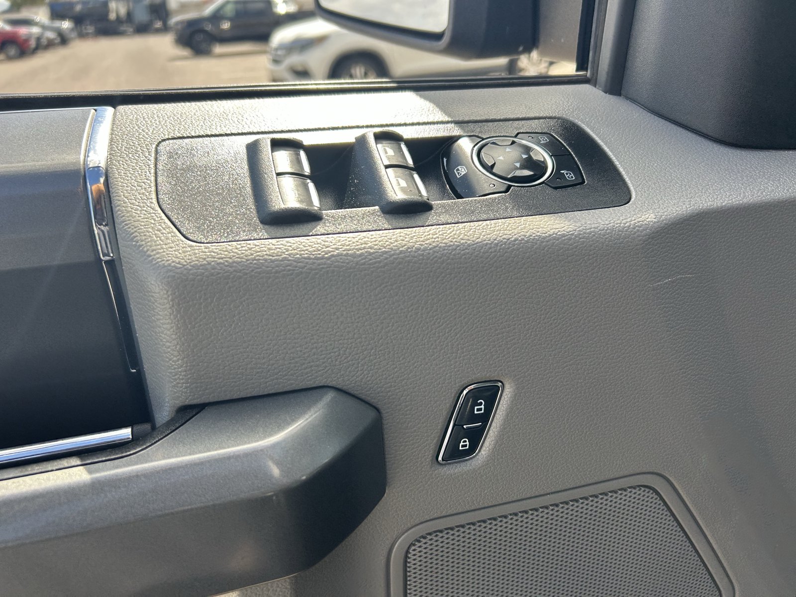 Used 2018 Ford F150 XLT w/ Equipment Group 302A Luxury AWD/4WD image 15
