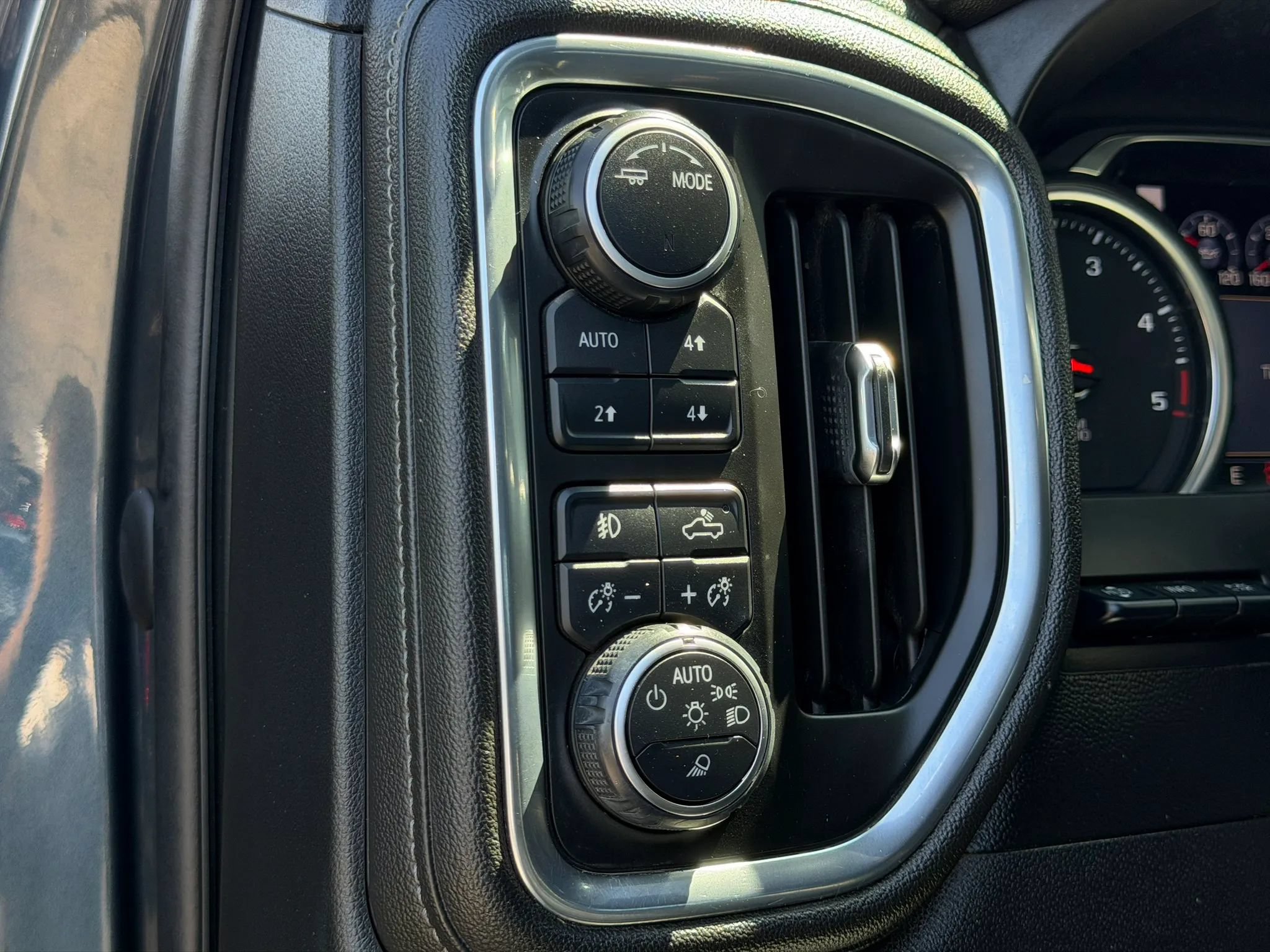 Used 2020 Chevrolet Silverado 2500 High Country w/ Z71 Off-Road Package AWD/4WD image 34