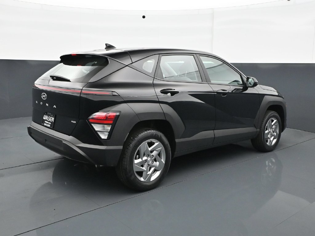 Used 2024 Hyundai Kona SE AWD/4WD image 7