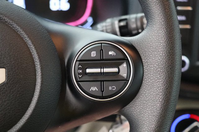 Used 2025 Kia Soul LX w/ LX Technology Package FWD image 20