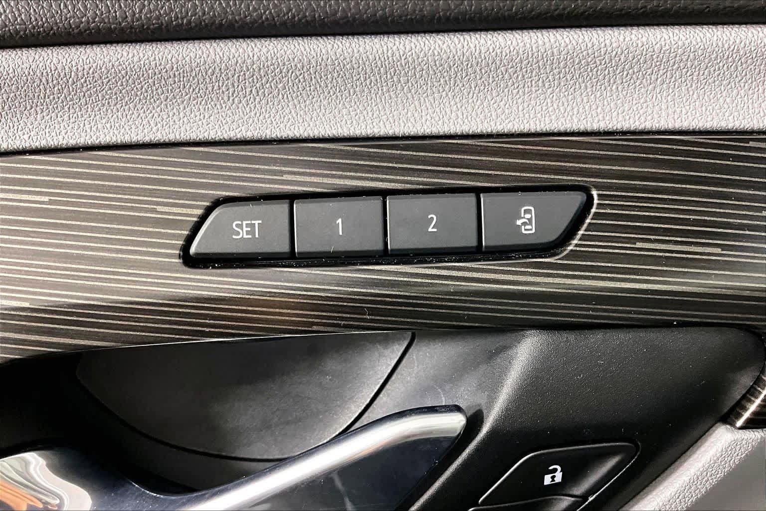 Used 2021 GMC Terrain SLT FWD image 35