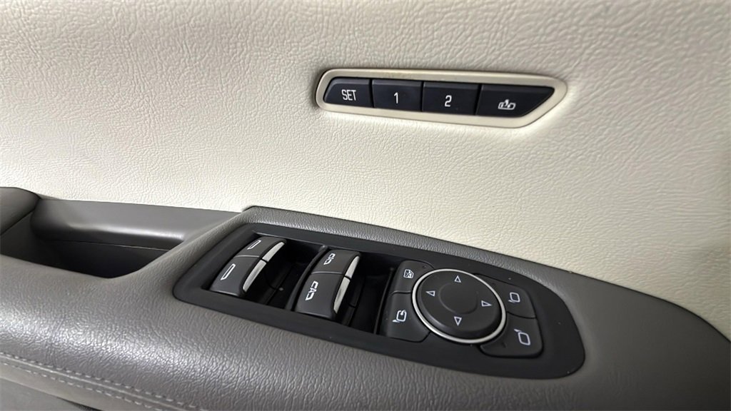 Used 2018 Cadillac XT5 Luxury w/ Driver Awareness Package image 40