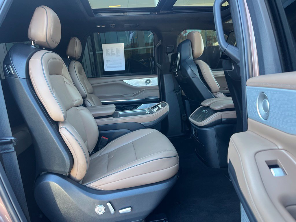 Certified 2025 Lincoln Navigator L Black Label AWD/4WD image 24